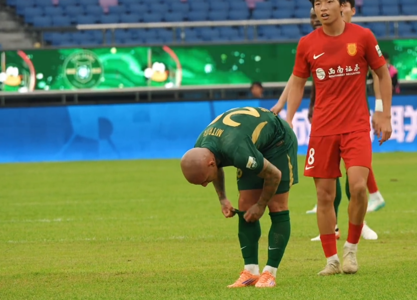 易倍体育app下载-李镇全辱骂对手将被罚！媒体人热议：胡来啊，搬起石头砸自己的脚